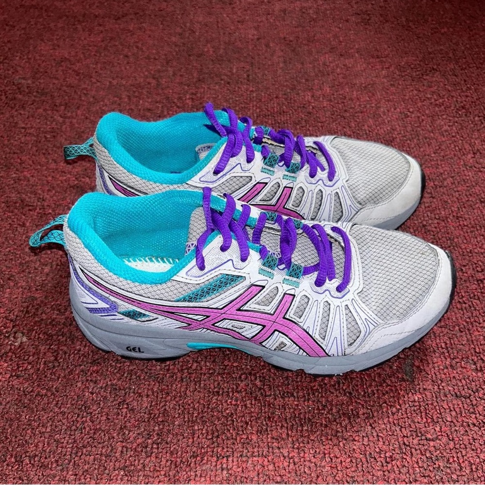 ASICS - Picture 2 of 3